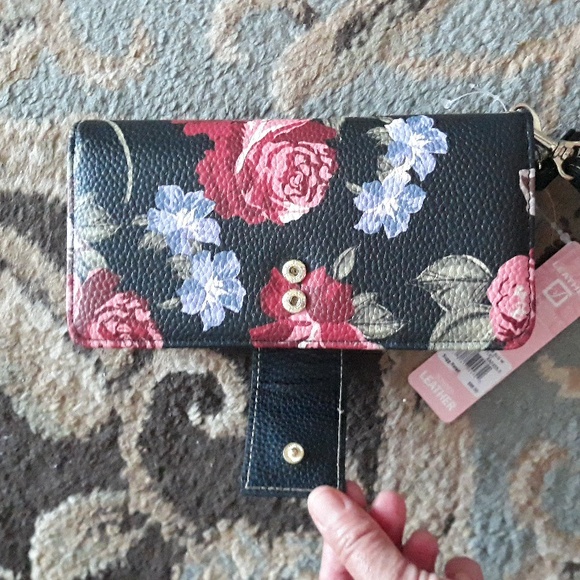 2x*Host Pick*Stone Mountain pretty bonded leather wristlet